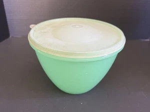 Tupperware Jadeite Lettuce Keeper Vegetable w Spike Crisp It Vintage - Picture 1 of 4