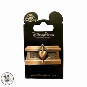 *NEW Disney Parks Trading Pin Snow White Evil Queen Chest Heart Box MOC - Picture 1 of 3