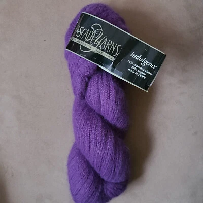 1 Hilos en cascada Hank (100 gr) Indulgence (70 % alpaca superfina/30 % angora) Foto 1 de 4