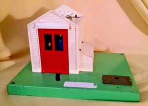 LIONEL SIGNAL SHACK COACHMAN STATION HOUSE SIGNALMAN PARTS RESTORATION 145-17. - Picture 1 of 6