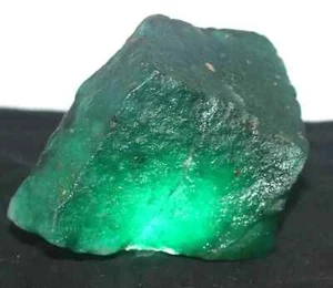 Green Emerald Rough 250-300 Carat Colombian Natural Uncut Earth Mind Gemstone - Picture 1 of 4