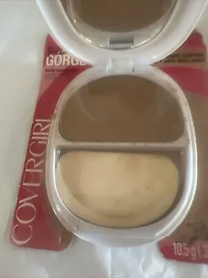 Covergirl Ready Set Gorgeous Powder Foundation Oil Free #305-310 Medium Deep - Image 1 of 3