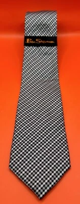 Nueva corbata Ben Sherman blanca y negra pequeña diseño a cuadros delgada Foto 1 de 4