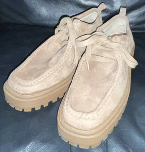 LADIES SIZE 6 EUR 39 BEIGE FAUX SUEDE WALLABEE SHOES NEVER WORN PRIMARK - Picture 1 of 9