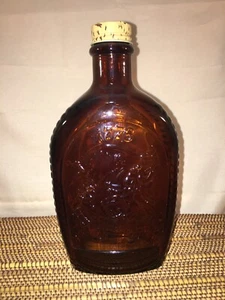Vintage 1976-1776 Bicentennial Log Cabin Syrup Amber Glass Bottle “Patriots” - Picture 1 of 12