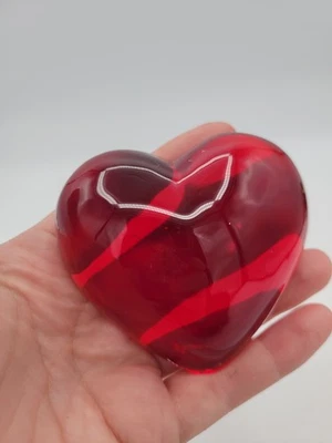 Pisapapeles Vintage 3" Arte Vidrio Soplado a Mano Rubí Rojo Corazón Brilla Naranja Q 395uv Foto 1 de 4