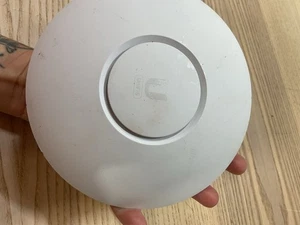 Ubiquiti Networks UniFi 6 Lite Access Point - U6-Lite-US UNIT ONLY - Picture 1 of 8