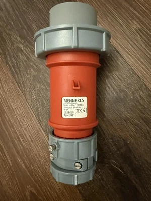 MENNEKES 3821 Industrial Plug 16A 3P+N+earth IP67 - Image 1 of 4