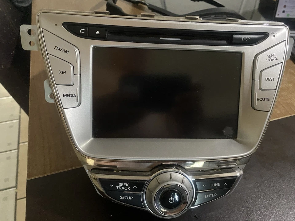 2011 现代伊兰特限量导航原始设备制造商无线电接收器,调幅调频,MP3,BT — 第 1/4 张图片