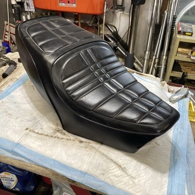 Nuevo de Lote Antiguo Yamaha OEM 1980-81 SR250 Exciter Doble NUEVO Asiento SR 3Y6-W2472-00-00 #OUTB Foto 1 de 4