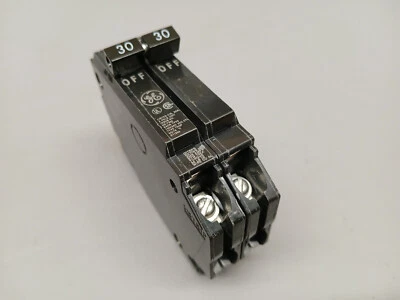 Interruptor GE General Electric delgado de 30 amperios y 2 polos tipo THQP230 Foto 1 de 4