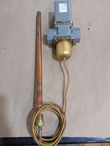 JOHNSON CONTROL V47AD-1C 1" WATER REGULATING VALVE Temperature Actuated - Picture 1 of 5