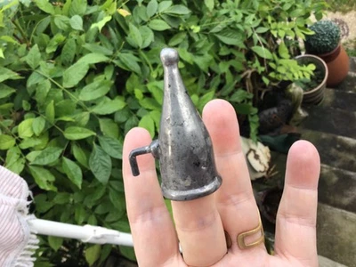 Ancien Eteignoir à Bougie en étain XIXÈME - Photo 1/4