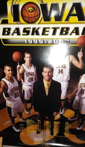 Póster de baloncesto vintage '99 Iowa Hawkeye 24"x18" era Steve Alford/Dean Oliver. - Imagen 1 de 1