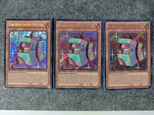 3x EINE KISTE VOLLER FREUNDE - NUMH-DE013 Secret Rare / 1. Auflage NM Playset - Bild 1 von 3