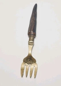 Tenedor de sardina de latón pequeño vintage/antiguo con mango de asta marrón ~ 15 cm - Imagen 1 de 10