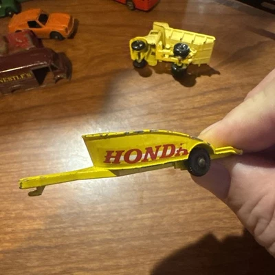 Remolque para bicicletas Matchbox Lesney Honda #38 hecho en Inglaterra amarillo sin bicicleta Foto 1 de 4