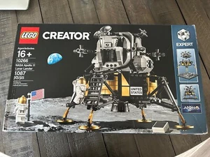 LEGO CREATOR: NASA Apollo 11 Lunar Lander (10266) Nagelneu Versiegelt. - Bild 1 von 2