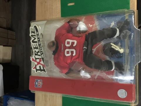 NFL Extreme Athletes Warren Sapp #99 Tampa Bay Buccaneers Action Figure B369 Cover