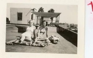 FOTOGRAFÍA FAMILIAR PEQUEÑA ENCONTRADA Original DE COLECCIÓN b+w FOTOGRAFÍA 412 LA 87 B - Imagen 1 de 1