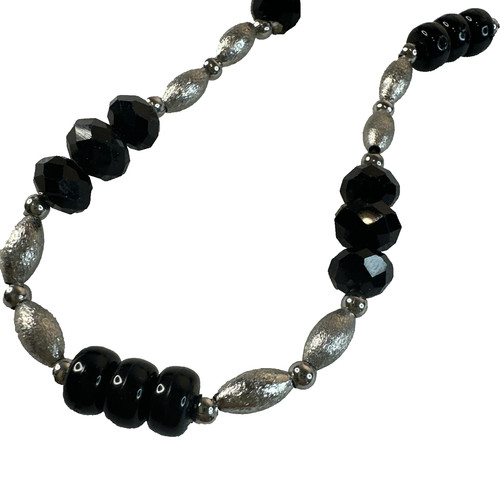 VETEMENTS Collana di Perline Scivolo Sfaccettate Tono Nero e Argento Perline Costume Gioielli 18"