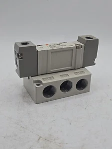 SMC SYA7140-02N , SUP: 0.15-0.7 MPa. PIL. (0.7XP+0.1)-0.7 MPa. (3B4) - Picture 1 of 8