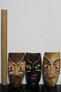 903 MINI TOTEM WOODEN 3 Pzas Hand Carved Tiki Art Hall Hanging Tribu nov - Picture 1 of 5