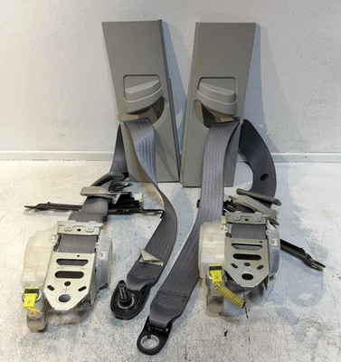 Toyota Tundra Sequoia 2007-2013 cinturones de seguridad delantero izquierdo conductor y pasajero derecho Foto 1 de 4