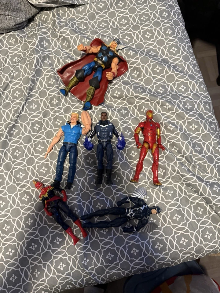 Lote de 6 figuras de Marvel Legends Foto 1 de 4