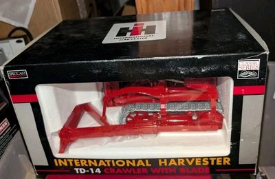 Speccast 1/16 International Harvester TD-14 Crawler With Blade New In Box NOS - Image 1 of 4