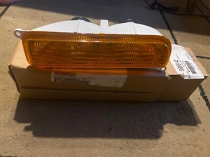 MOPAR Park And Turn Signal Lamp Right 55055142 - Bild 1 von 4
