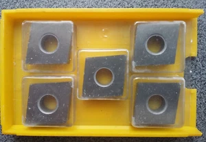 ¡VENTA! 5 x KENNAMETAL CNMS190608 K21 PLACAS DE CORTE GIRATORIAS INSERTOS DE CARBURO - Imagen 1 de 2