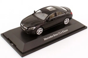 SELTENER MERCEDES CLA KLASSE C117 COSMOS BLACK DAIMLER 1:43 SCHUCO (HÄNDLERMODELL) - Bild 1 von 6