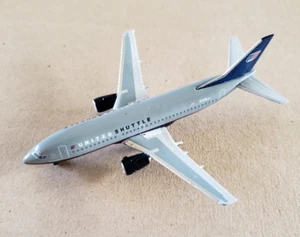 1:400 Boeing 737-300 United Airlines Shuttle N399UA Battleship Grey AeroClassics - Picture 1 of 5