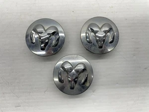 ♻️2004-2018 Dodge RAM 1500 CHROME WHEEL CENTER CAP 2-1/2" - Foto 1 di 3