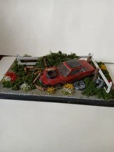 TRIUMPH TR7 BARN FIND DIORAMA 1:43 USED - Picture 1 of 5