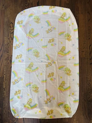 Ositos de peluche y arco iris vintage Toddle Time sábana de cuna estándar de algodón Foto 1 de 4