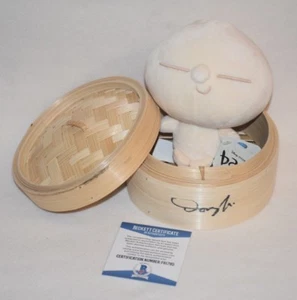 DOMEE SHI SIGNED AUTOGRAPHED BAMBOO STEAMER WITH DISNEY BAO PLUSH BAS COA F61785 - Picture 1 of 3