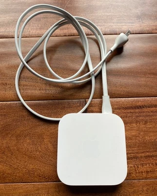 Apple A1392 Airport Express 2nd Generation Dualband 802.11n WiFi Router - Image 1 of 4