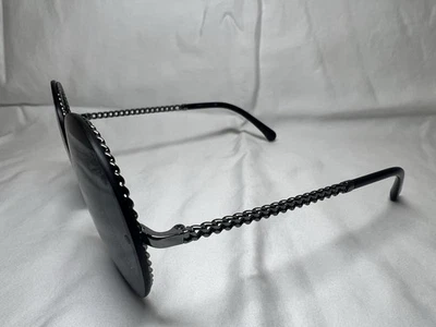 *USADO* Chanel 4245 Plata Cadena Redonda Gafas de Sol Disfraz Hipster Años 70’s Foto 1 de 4
