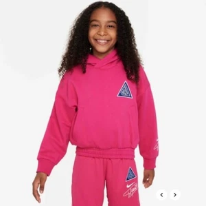 Giannis Older Kids' Basketball Hoodie Size S - Picture 1 of 4