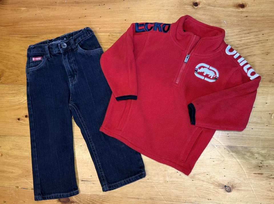 De colección Y2K Ecko Unltd 2T Conjunto de Niño Pequeño Rojo Polar y Negro Jeans Urbano Ropa de Calle Foto 1 de 4