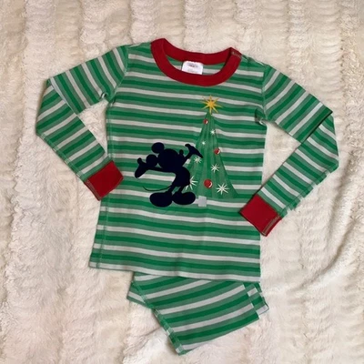 Pijama de Natal Hanna Andersson Disney Mickey Mouse tamanho 110 ou 5 - Imagem 1 de 4