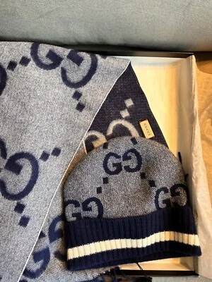 Nuevo en la caja Gucci sombrero y bufanda para hombre todavía en caja azul logotipo GG cachemir Foto 1 de 4