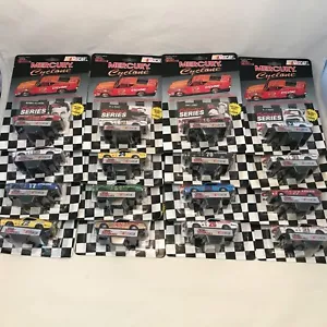 Racing Champions 1969 Mercury Cyclone NASCAR 1:64 Auto di serie pressofuse a scelta - Foto 1 di 24