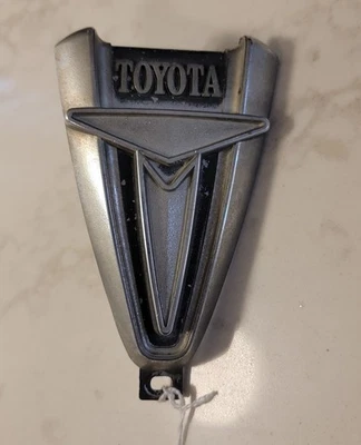 Rejilla delantera emblema camioneta TOYOTA HILUX RN20 RN25 años 70 Foto 1 de 4