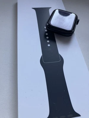 Apple Watch SE (2. Generation) 44mm mit Sport Loop - GPS + Cell LTE - Bild 1 von 4