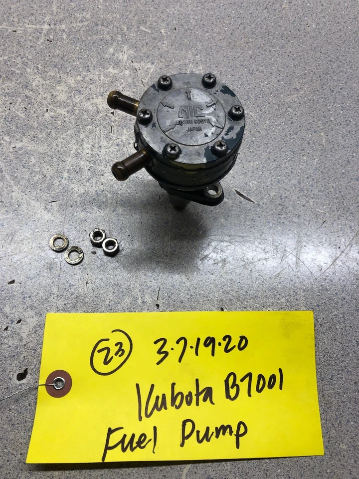 Bomba de combustible Kubota B7001 tractor D750 Foto 1 de 4