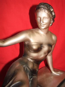 Ancienne sculpture Art Deco platre signée Cipriani La femme et la biche - Picture 1 of 12