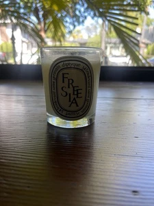 DIPTYQUE FULL SIZE 190 G FREESIA CANDLE USED NO BOX 95% LEFT - Picture 1 of 3